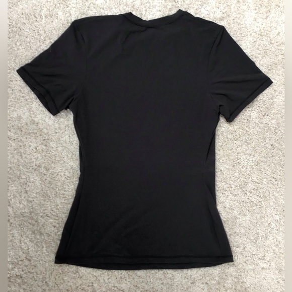 SKIMS Fits Everybody T-Shirt | Onyx - Picture 6 of 16